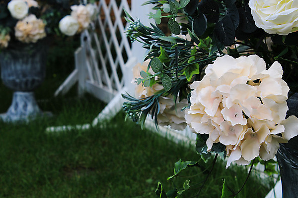 포토 JPG 해외이미지 남자 꽃 딸 리본 꽃다발 결혼 백그라운드 꽃무늬 의자 결혼식 남편 기념 함께함 인종 정장 이벤트 사람없음 야외 장식 가로 뷰티 장미 파티 터치 흰색 축하 기다림 아빠 고급 우아함 결합 구슬 통로 아치 약혼 설정 세련 해외포토 식물 옷 컬러 가구 컨셉 무늬 가족 모션 사람 약속 파일형식 이미지허브