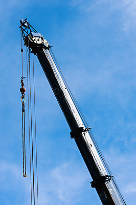 포토 JPG 해외이미지 산업 선 밧줄 하늘 매달리기 들기 사람없음 야외 세로 파란색 금속 기계 장비 바퀴 고리 정상 몸무게 큼 쇠사슬 기중기 머리위 리프트 무거움 긴장 기어 공학 덩어리 도르래 리프팅 조작 철강 해외포토 교육 감정 줄 컬러 모션 재질 중장비 무게 크기 파일형식 이미지허브