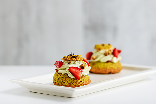 포토 JPG 해외이미지 접시 음식 조각 다이어트 채소 과일 딸기 휴가 디저트 치즈 샌드위치 건강 요리 사람없음 빨간색 초록색 케이크 초콜릿 식사 카페 빵집 흰색 달콤 아침식사 설탕 카나페 가득함 크림 퍼프 페스츄리 피스타치오 카피스페이스 해외포토 식기 빵 컬러 유제품 서양음식 상점 공백 견과류 맛 파일형식 이미지허브