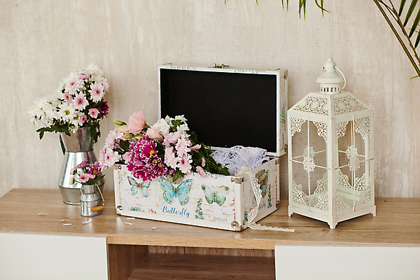 포토 JPG 해외이미지 디자인 옷 꽃 산업 줄 백그라운드 장신구 탁자 미술 취미 사람없음 목재 세트 상자 컬러풀 유행 수확 공구 직물 면 그룹 실 바느질 오브젝트 땀 롤 실타래 자수 수공예 재단 재단사 골무 옛날 장식함 해외포토 나무 식물 직업 컬러 가구 농업 재료 문화예술 도구 공예 파일형식 이미지허브