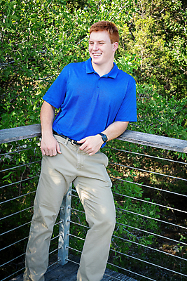 포토 JPG 해외이미지 남자 행복 여유 포즈 졸업 학교 성공 기념 한명 소년 10대 빨간색 파란색 축구 끝 주근깨 저지 플레이어 해외포토 1 교육 감정 어린이 컬러 컨셉 청소년 사람 구기 점 파일형식 이미지허브