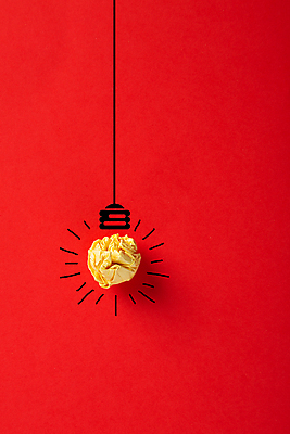 포토 JPG 해외이미지 아이디어 실내 사람없음 빛 오브젝트 빨간배경 전구모양 종이뭉치 해외포토 모양 종이 백그라운드 컨셉 전구 내부 빨간색 뭉치 파일형식 이미지허브