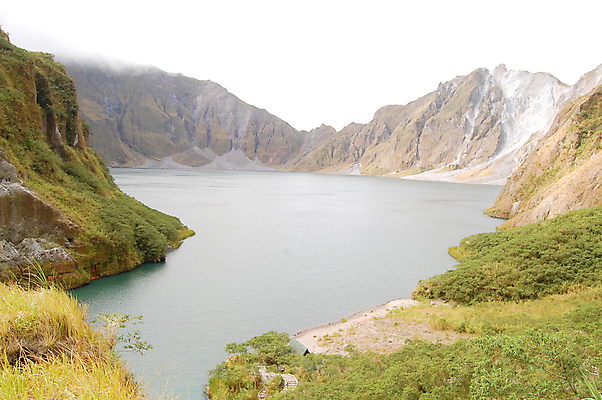 포토 JPG 해외이미지 아시아 호수 여행 자연 표시 산 사람없음 야외 초록색 물 파란색 하이킹 정상 분화구 산악가 유황 해외포토 자연요소 나라 컬러 레저 생태계 화산 파일형식 이미지허브