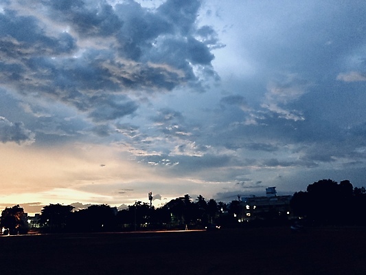 포토 JPG 해외이미지 나무 구름 계절 실루엣 여행 오렌지 자연 하늘 날씨 추상 파노라마 풍경 사람없음 빨간색 여름 파란색 빛 도시풍경 컬러풀 태양 뷰티 노란색 일출 어둠 황혼 일몰 봄 새벽 가을 도시 야간 저녁 폭풍 천국 스카이라인 내추럴 해외포토 자연요소 식물 컬러 무늬 과일 촬영기법 노을 생태계 파일형식 이미지허브