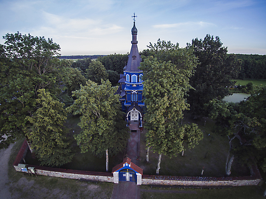 포토 JPG 해외이미지 아이콘 전통 유럽 종교 문화 여행 십자가 건축양식 하늘 사람없음 건물 목재 여름 파란색 울타리 뷰티 성당 교회 마을 탑 사찰 역사 심볼 신성 광택 방문 수도원 폴란드 천연기념물 신앙심 옛날 해외포토 나무 건축물 계절 건축 나라 컬러 재료 종교건축 담장 파일형식 이미지허브