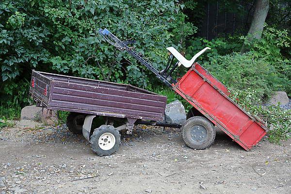 포토 JPG 해외이미지 백그라운드 2 농업 교통시설 자동차 사람없음 야외 금속 카트 장비 수확 화물 업무 오픈 바퀴 철 원예 복고 타이어 짐차 트레일러 구식 옛날 철강 해외포토 산업 육상교통 교통 재질 취미 운송업 작업 시설 파일형식 이미지허브