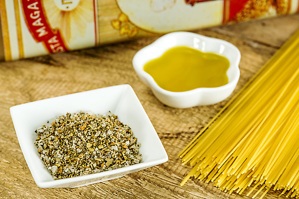 포토 JPG 해외이미지 유럽 음식 바다 백그라운드 파스타 건강 사람없음 노란색 이탈리아 면 조미료 혼합 지중해 허브 향신료 올리브 날것 소금 칼로리 성분 해외포토 식물 열매 나라 컬러 서양음식 향미료 파일형식 이미지허브