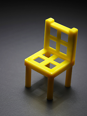 포토 JPG 해외이미지 어린이 가구 의자 앉기 사람없음 세로 장난감 미니어처 작음 플라스틱 오브젝트 해외포토 생활용품 모션 재질 사람 모형 크기 파일형식 이미지허브