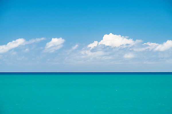 포토 JPG 해외이미지 구름 선 파도 바다 여행 백그라운드 자연 벽지 하늘 표면 날씨 휴가 휴식 풍경 사람없음 야외 가로 물 여름 파란색 빛 햇빛 태양 뷰티 반사 평화 환경 맑음 흰색 만 장면 내추럴 파라다이스 수평선 해외포토 자연요소 계절 컬러 컨셉 생태계 파일형식 이미지허브