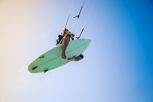 포토 JPG 해외이미지 스포츠 섬 포즈 장난 자연 바람 항해 통 한명 취미 물 파란색 운동 태양 점프 힘 에너지 자유 서핑보드 서핑 떨어짐 승차 연 속도 분무기 서퍼 프리스타일 해외포토 자연요소 1 컬러 컨셉 배_교통 모션 날씨 운동선수 건강 사람 놀이용품 수상스포츠 보드_스포츠 생태계 파일형식 이미지허브