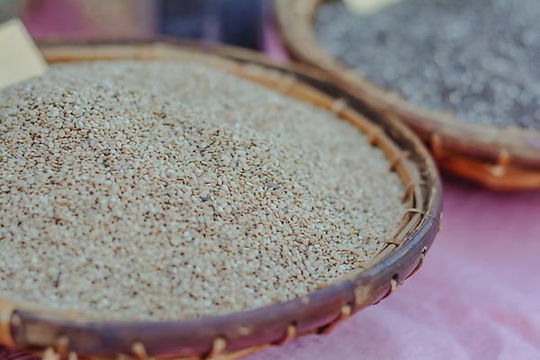 포토 JPG 해외이미지 음식 백그라운드 농업 다이어트 채소 재료 건조 건강 요리 씨앗 동양인 사람없음 목재 농작물 약 쌓기 주방 수확 흰색 원형 양념 조미료 그룹 맛 낟알 컨테이너 시리얼 허브 향신료 묘사 유기농 날것 깨 향 흙더미 내추럴 생식 채식주의자 비건 해외포토 도형 나무 식물 웰빙 산업 컬러 컨셉 식재료 의학 모션 인종 흙 채식 향미료 파일형식 더미 이미지허브