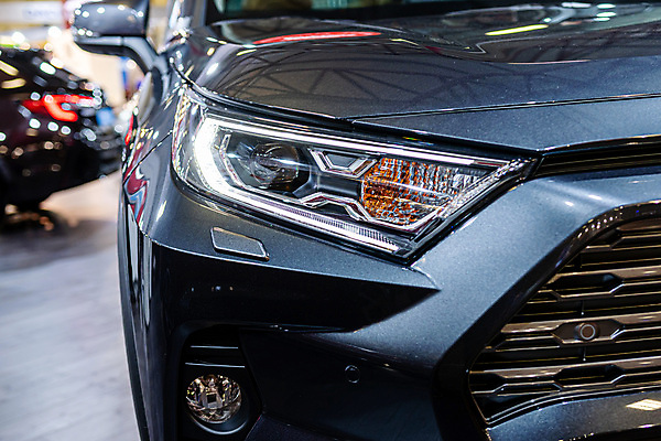 포토 JPG 해외이미지 모델 디자인 외관 컨셉 부분 교통시설 자동차 유리 조명 새로움 안전 사람없음 빛 반사 머리 금속 힘 장비 운전 램프 고급 우아함 파편 플라스틱 묘사 신호 스포트라이트 반사경 혁명 범퍼 자동 스타일 주도 해외포토 육상교통 교통 모션 재질 신체부위 예절 시설 파일형식 이미지허브