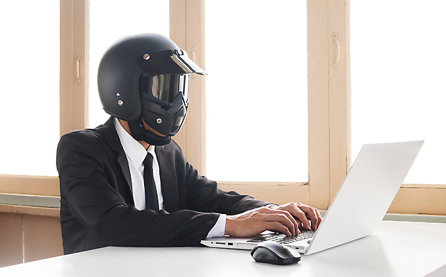 포토 JPG 해외이미지 컨셉 비즈니스 미래 주택 기술 한명 사람 노트북 컴퓨터 사무실 디지털 공책 정보 마음 타이핑 작업 비즈니스맨 스마트 로봇 뇌 전자 교체 지능 휴머노이드 해외포토 1 남자 문구용품 건물 전자제품 직장인 파일형식 이미지허브