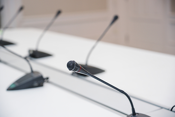 포토 JPG 해외이미지 직업 디자인 종이 백그라운드 의자 회사 비즈니스 통신 탁자 회의 실내 이벤트 사람없음 내부 목재 빛 사무실 우주 금속 스크린 소리 방 흰색 업무 발표 고급 토론 강의 마이크 오브젝트 부름 일반 목소리 세미나 스타일 해외포토 나무 컬러 음향기기 가구 컨셉 재료 모션 재질 작업 파일형식 이미지허브