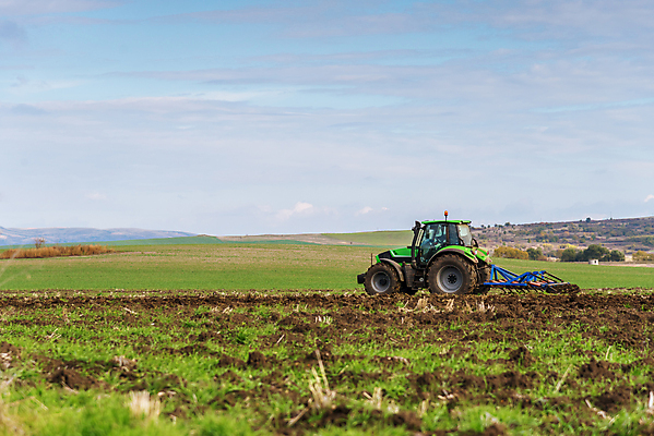 포토 JPG 해외이미지 식물 구름 계절 산업 밭 농업 자연 하늘 씨앗 풍경 사람없음 야외 여름 농작물 농장 농경지 일출 기계 일몰 흙 장비 수확 가을 시골 업무 농부 땅 만취 준비 먼지 트랙터 밭일 쟁기 파종 해외포토 자연요소 직업 노을 농사 작업 농기계 생태계 특수차량 술취함 파일형식 이미지허브