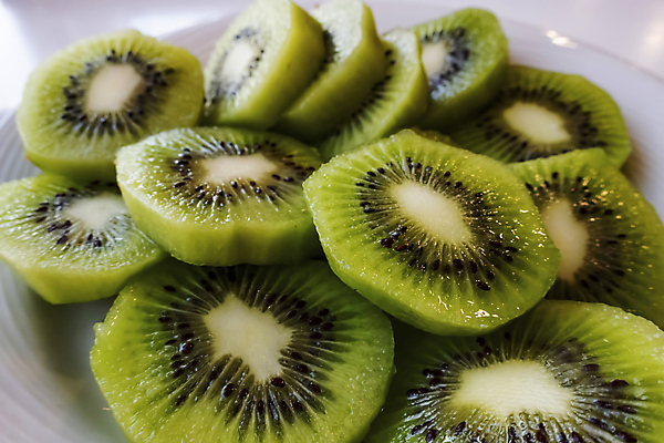 포토 JPG 해외이미지 그릇 백그라운드 단면 키위 사람없음 초록색 달콤 슬라이스 상큼 키위씨 해외포토 식기 컬러 과일 씨앗 맛 파일형식 이미지허브