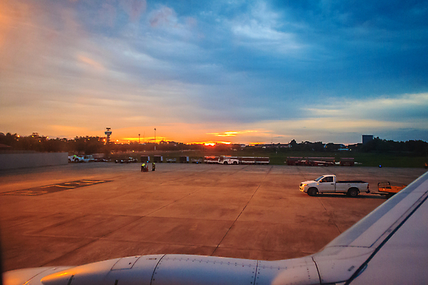 포토 JPG 해외이미지 구름 외관 실루엣 산업 여행 지도 오렌지 비즈니스 통신 교통시설 하늘 비행기 안전 사람없음 건물 빨간색 햇빛 탑 어둠 황혼 일몰 활발 역 공항 야간 저녁 항공 출발 라디오 보안 스카이라인 대패 레이더 제어 터미널 해외포토 자연요소 건축물 컬러 교통 컨셉 과일 항공교통 대중교통 촬영기법 전자제품 태양 노을 시설 파일형식 이미지허브