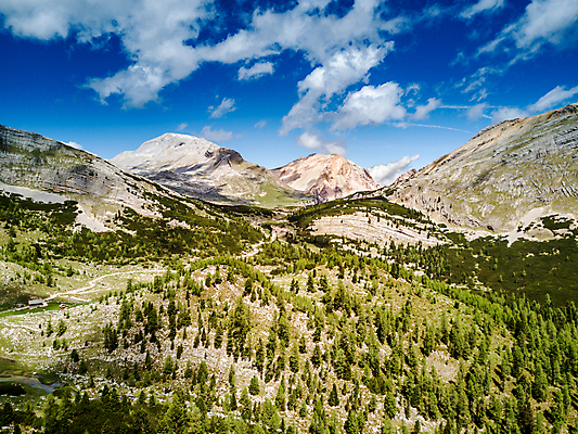 포토 JPG 해외이미지 나무 식물 구름 호수 여행 잎 모션 자연 하늘 풍경 사람없음 야외 목재 초록색 물 여름 강 햇빛 뷰티 반사 환경 이탈리아 활발 폭포 젖음 흐름 바위 나뭇가지 연못 신선 액체 개울 떨어짐 숲 순수 속도 드론 생태학 파라다이스 해외포토 자연요소 계절 교육 유럽 컬러 컨셉 재료 태양 돌_바위 생태계 파일형식 이미지허브