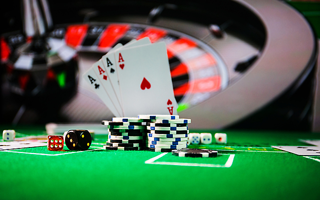 포토 JPG 해외이미지 사람없음 트럼프 포커칩 도박 카지노 주사위 포커 해외포토 놀이용품 게임 파일형식 이미지허브