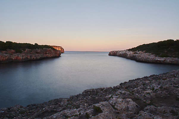 포토 JPG 해외이미지 모래 바다 섬 여행 요트 자연 휴가 항해 풍경 사람없음 야외 물 여름 파란색 맑음 자유 흰색 보트 스페인 지중해 터키석 파라다이스 해외포토 자연요소 계절 유럽 컬러 컨셉 배_교통 날씨 보석 생태계 파일형식 이미지허브