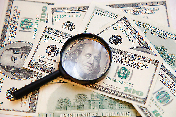 포토 JPG 해외이미지 직업 종이 백그라운드 돈 비즈니스 유리 성공 사람없음 금융 경제 숫자 달러 쪽지 미국 흰색 청바지 재산 확대 심볼 질감 투자 결제 회계 계산서 월급 수입 경제학 해외포토 문자 교육 컬러 컨셉 북아메리카 바지 재질 파일형식 이미지허브