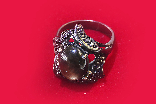 포토 JPG 해외이미지 디자인 별 결혼 백그라운드 목걸이 팔찌 선물 사람없음 빛 유행 귀걸이 검은색 바위 반지 화려 황금 고급 크리스탈 보석 수집 에메랄드 다이아몬드 보물 고립 전용 핸드메이드 해외포토 자연요소 컬러 컨셉 장신구 이벤트 돌_바위 광석 파일형식 이미지허브