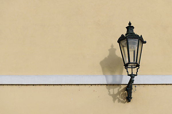 포토 JPG 해외이미지 디자인 여행 백그라운드 창문 추상 전등 조명 거리 사람없음 야외 건물 금속 힘 등불 램프 도시 오브젝트 그림 체코 프라하 타운 동유럽 옛날 카피스페이스 해외포토 건축물 유럽 무늬 재질 공백 파일형식 이미지허브