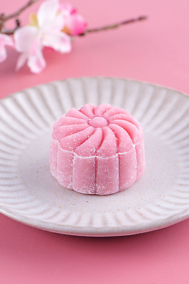 포토 JPG 해외이미지 접시 디저트 실내 사람없음 벚꽃 나뭇가지 달콤 월병 분홍색배경 해외포토 나무 식기 꽃 음식 분홍색 백그라운드 내부 과자 맛 중국전통 파일형식 이미지허브