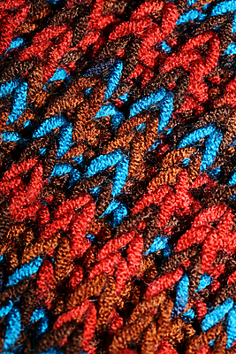 포토 JPG 해외이미지 모델 라이프스타일 헤어스타일 응시 옷 여자 얼굴 생각 겨울 거리 갈색머리 사람 성인 사람없음 야외 뷰티 갈색 유행 걷기 검은색 목도리 재킷 코트 가을 도시 우아함 시원함 가죽 그리스인 배려 혼자 스타일 세련 해외포토 서양인 시선 잡화 계절 컬러 컨셉 모션 생활 신체부위 외투 파일형식 이미지허브