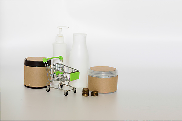 포토 JPG 해외이미지 컨셉 돈 사람없음 금융 경제 뷰티 바구니 동전 화장품 흰색 절약 고급 흰배경 에코 기부 생태학 예산 자선단체 비용 해외포토 교육 컬러 백그라운드 환경 그룹 재산 자선 파일형식 이미지허브