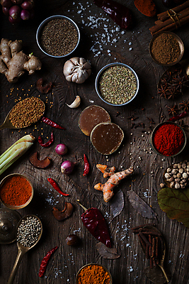 포토 JPG 해외이미지 전통 백그라운드 재료 자연 고추 탁자 파프리카 건조 파슬리 종류 요리 동양인 사람없음 목재 빨간색 노란색 주방 숟가락 수확 뜨거움 고명 양념 조미료 사발 맛 정상 가루 인도인 수집 허브 향신료 메뉴 유기농 매움 후추 카레 생강 놋쇠 땅바닥 사프란 시나몬 강황 해외포토 외국인 나무 식물 웰빙 음식 컬러 가구 컨셉 농업 채소 식재료 바닥 수저 인종 사기그릇 생태계 향미료 파일형식 이미지허브