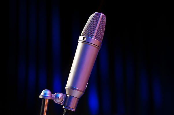 포토 JPG 해외이미지 직업 음악 백그라운드 노래 공 전등 말하기 서기 이벤트 사람없음 파란색 빛 파티 금속 소리 콘서트 공연 무대 광선 기구 악단 클래식 볼륨 마이크 클럽 라디오 디스코 오디오 방송 목소리 노래방 광 녹음기 뮤지컬 팝 생존 카피스페이스 해외포토 컬러 음향기기 컨셉 모션 재질 문화예술 조명 전자제품 공백 춤 파일형식 녹음_기록 이미지허브