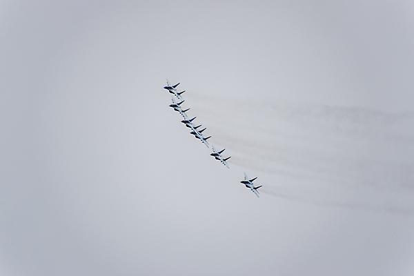 포토 JPG 해외이미지 무기 날개 교통시설 하늘 비행기 사람없음 파란색 힘 공연 묘기 공격 항공 속도 군용 전쟁 러시아 쇼 제트기 육군 엔진 에어쇼 곡예비행 대패 러시아인 소비에트 착륙 2017년 해외포토 서양인 유럽 컬러 교통 항공교통 모션 대중교통 군대 이벤트 비행 연도 시설 파일형식 이미지허브