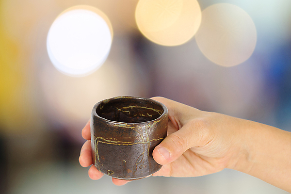 포토 JPG 해외이미지 1 그릇 식기 접시 손 여자 커피 음료 백그라운드 손가락 유리 사람 사람없음 컵 반사 우주 중국 침묵 공백 머그컵 흰색 차 아침식사 컨테이너 자르기 오브젝트 싱글 보케 심플 슛 팔 카푸치노 에스프레소 고립 카페인 해외포토 산업 아시아 컬러 모션 재질 신체부위 식사 소리 파일형식 이미지허브