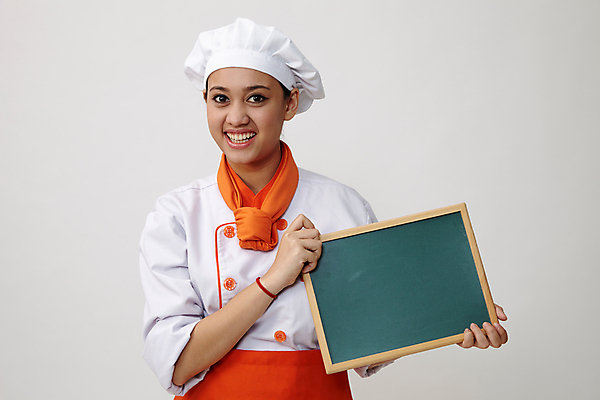 포토 JPG 해외이미지 직업 배너 여자 행복 유니폼 통신 교실 응원 요리 한명 사람 동양인 인종 20대 성인 식당 요리사 쪽지 칠판 공백 정보 잡기 메시지 인도인 서비스 메뉴 분필 인턴 제빵사 캡모자 해외포토 외국인 모자_잡화 1 옷 교육 감정 비즈니스 학교 모션 청년 상점 초크 파일형식 이미지허브