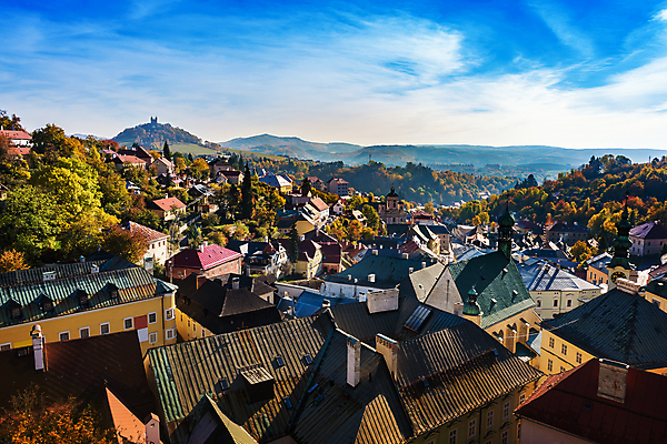 포토 JPG 해외이미지 구름 외관 유럽 문화 여행 건축양식 하늘 사람없음 야외 건물 파란색 교회 탑 가을 도시 중세 역사 재산 발굴 타운 천연기념물 바로크 슬로바키아 옛날 해외포토 자연요소 건축물 계절 건축 나라 컬러 종교건축 금융 파일형식 이미지허브