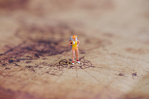 포토 JPG 해외이미지 유럽 여행 백그라운드 지도 배낭 휴가 사람 사람없음 세계 장난감 숫자 여행객 걷기 미니어처 그룹 백패커 해외포토 문자 나라 가방 모션 모형 파일형식 이미지허브