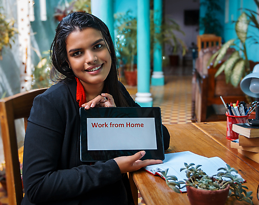 포토 JPG 해외이미지 여자 행복 비즈니스 탁자 성공 주택 실내 한명 미소 앉기 내부 컴퓨터 알약 업무 직장인 비즈니스우먼 긍정 히스패닉 프리랜서 해외포토 직업 1 감정 가구 컨셉 모션 표정 사람 건물 전자제품 약 작업 파일형식 이미지허브