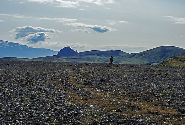 포토 JPG 해외이미지 구름 커플 유럽 길 여행 백그라운드 자국 자연 하늘 산 아이슬란드 이끼 풍경 사람없음 야외 초록색 여름 파란색 계곡 트래킹 하이킹 언덕 빙하 화산 용암 산악지대 보호구역 유니콘 하이커 카피스페이스 해외포토 자연요소 계절 나라 컬러 관계 레저 공백 생태계 구역 파일형식 이미지허브