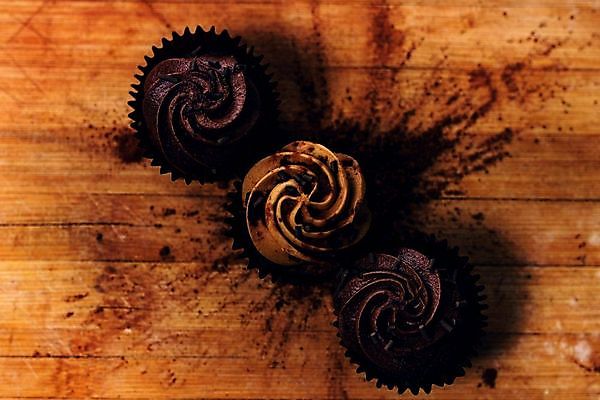 포토 JPG 해외이미지 전통 접시 커피 음식 조각 백그라운드 포크 재료 디저트 치즈 유제품 사람없음 장식 쿠키 케이크 초콜릿 이탈리아 사막 흐름 우유 프랑스 소용돌이 신선 뜨거움 액체 붓기 달콤 크림 서빙 코코아 요거트 와플 고립 무스 반투명 저지방 크림치즈 프로스팅 해외포토 식기 유럽 음료 컨셉 모션 회오리 맛 기름_음식 제빵 파일형식 이미지허브