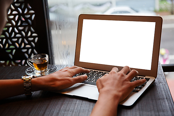 포토 JPG 해외이미지 손 여자 남자 클리핑패스 백그라운드 컨셉 인터넷 비즈니스 사업가 통신 세포 사람 사람없음 스마트폰 핸드폰 글로벌 디지털 스크린 검은색 공책 공백 흰색 잡기 마사지 업무 비즈니스맨 메시지 전화기 전자 보여주기 공유 문자메시지 인터페이스 목업 셀룰러 해외포토 직업 컬러 모션 문구용품 신체부위 전자제품 스마트기기 작업 직장인 파일형식 이미지허브