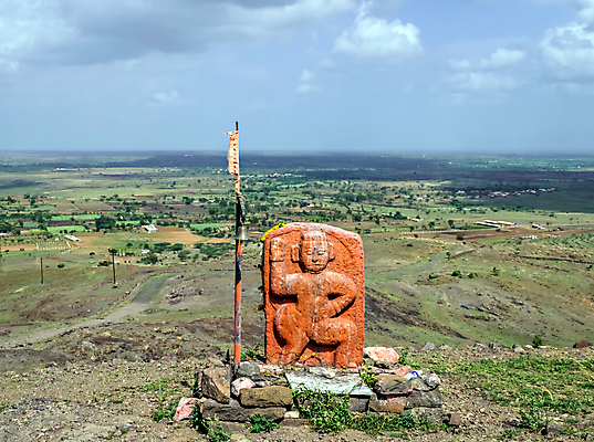 포토 JPG 해외이미지 조각 백그라운드 오렌지 자연 하늘 사람없음 야외 초록색 파란색 조각상 바위 깃발 사찰 정상 언덕 고립 솜씨 해외포토 컬러 과일 종교건축 조형물 돌_바위 생태계 파일형식 이미지허브