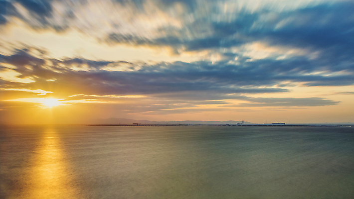 포토 JPG 해외이미지 구름 디자인 행복 바다 여행 백그라운드 컨셉 오렌지 자연 하늘 풍경 사람없음 빨간색 물 여름 파란색 빛 햇빛 태양 반사 노란색 일본 일몰 메시지 매끈함 저녁 긍정 장노출 오사카 수평선 해외포토 자연요소 계절 감정 아시아 컬러 과일 촬영기법 노을 감각 야간 생태계 파일형식 이미지허브