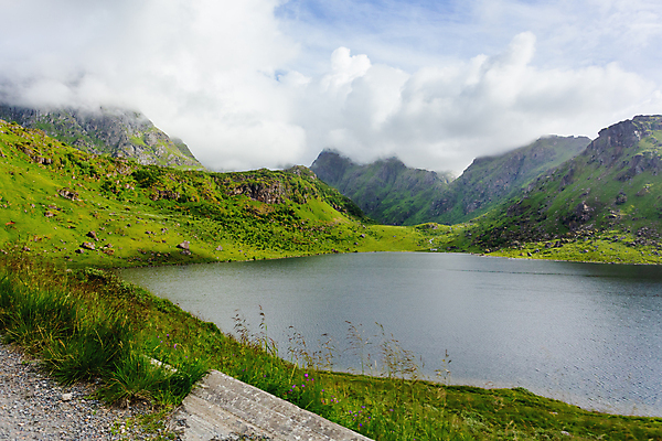 포토 JPG 해외이미지 구름 유럽 호수 바다 여행 자연 하늘 산 노르웨이 풍경 사람없음 초록색 물 여름 평화 항구 고요 만 북극 언덕 장면 스칸디나비아 해외포토 자연요소 계절 나라 컬러 컨셉 교통시설 극지방 생태계 파일형식 이미지허브