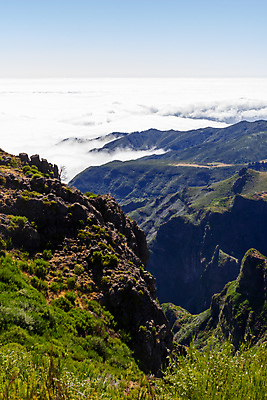 포토 JPG 해외이미지 구름 유럽 길 섬 여행 자연 하늘 산 풍경 사람없음 야외 초록색 여름 파란색 와인 정상 포르투갈 절정 해외포토 자연요소 계절 나라 컬러 주류 생태계 파일형식 이미지허브