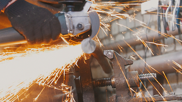 포토 JPG 해외이미지 남자 산업 수염 기술 미술 사람없음 치료 금속 장비 업무 뜨거움 작업실 제조 근육질 대장장이 조작 중소기업 해외포토 회사 의학 재질 근육 문화예술 사람 작업 몸매 파일형식 이미지허브