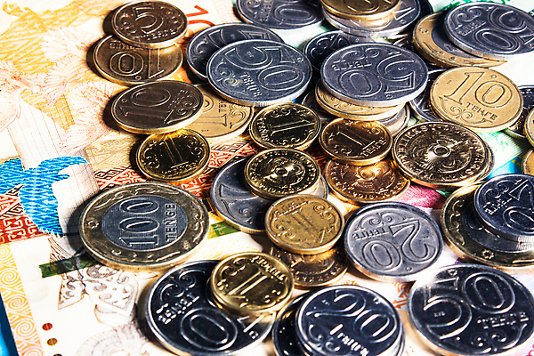 포토 JPG 해외이미지 아시아 종이 컨셉 지폐 돈 비즈니스 성공 사람없음 금융 경제 동전 거래 저축 흰색 시장 재산 주식 가득함 오브젝트 사인 투자 이익 계산서 위기 카자흐스탄 해외포토 나라 컬러 파일형식 이미지허브