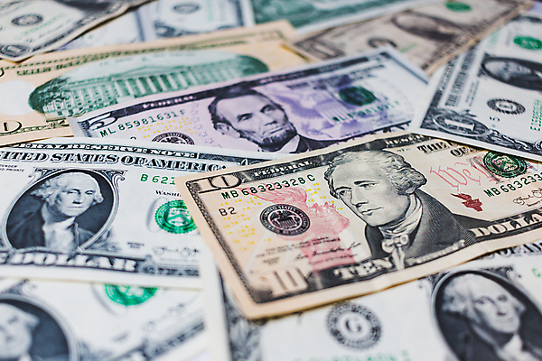 포토 JPG 해외이미지 1 종이 백그라운드 지폐 돈 비즈니스 성공 사람없음 초록색 금융 경제 숫자 달러 미국 저축 흰색 시장 재산 심볼 질감 투자 계산서 많음 해외포토 문자 컬러 컨셉 북아메리카 파일형식 이미지허브