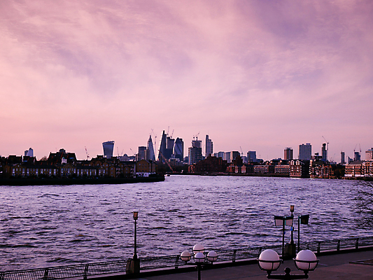 포토 JPG 해외이미지 외관 패턴 회사 비즈니스 건축양식 유리 미래 바닥 사람없음 내부 건물 금융 빛 도시풍경 사무실 반사 탑 고층빌딩 황혼 방 도시 센터 야간 저녁 큼 런던 장면 지역 타운 철강 콘크리트 해외포토 자연요소 건축물 건축 컨셉 무늬 재질 영국 풍경 빌딩 경제 일몰 크기 파일형식 이미지허브