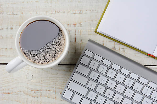 포토 JPG 해외이미지 커피 음료 비즈니스 탁자 사람없음 목재 책 컵 컴퓨터 사무실 공백 거품 머그컵 흰색 시골 키보드 신선 오픈 책상 머리위 전자상거래 해외포토 나무 식기 컬러 가구 재료 전자제품 파일형식 이미지허브